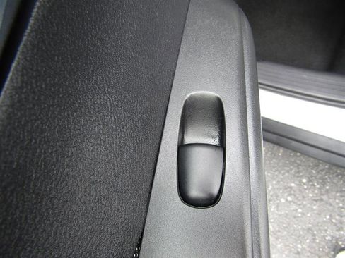 Used 2019 Nissan Kicks SV image 23