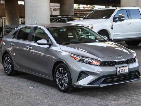 Used 2024 Kia Forte LXS image 3