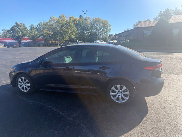 Used 2025 Toyota Corolla LE FWD image 11