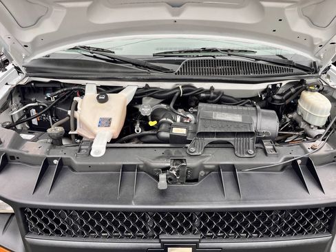 Used 2013 Chevrolet Express 2500 RWD image 21