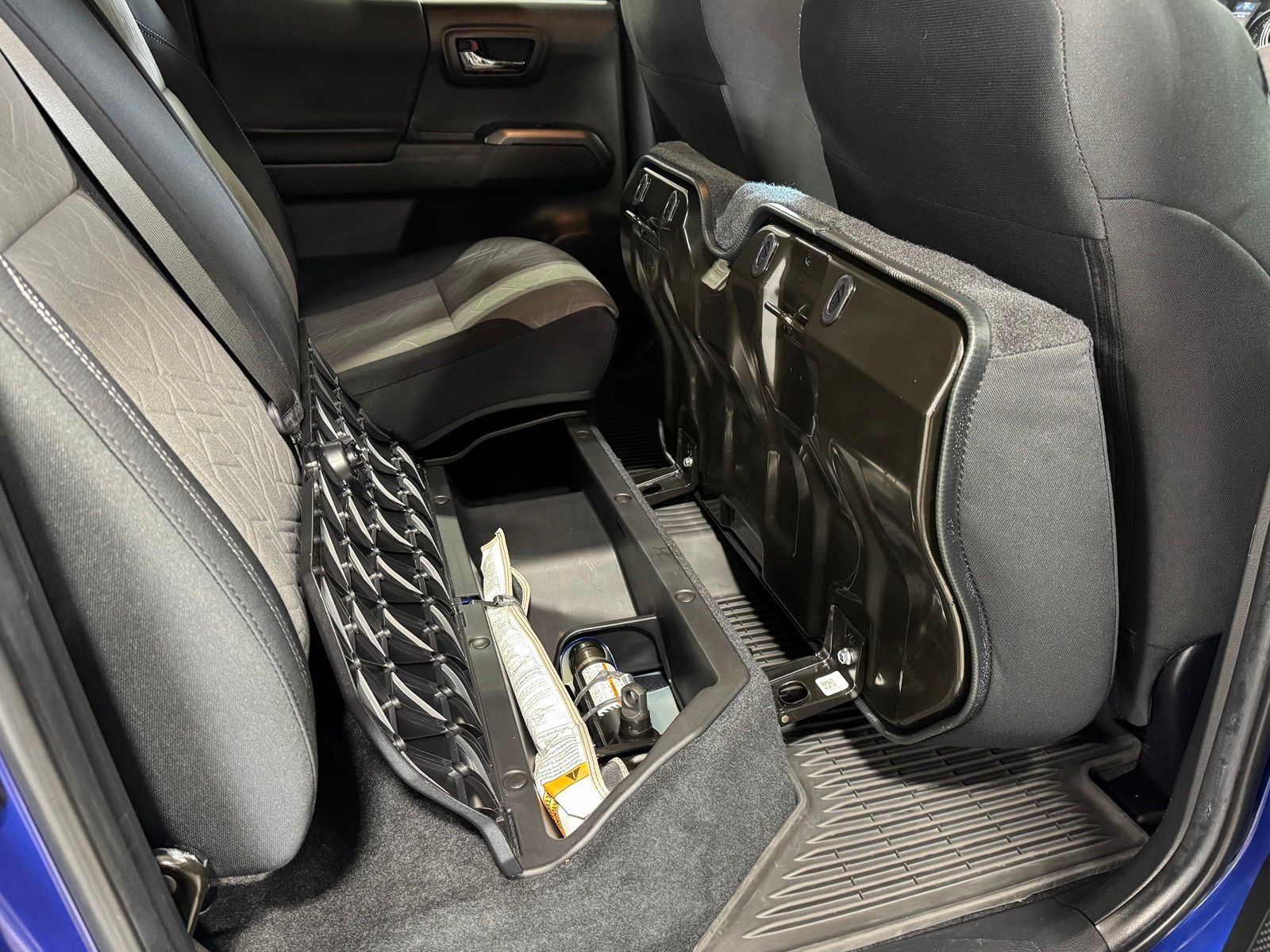 Used 2022 Toyota Tacoma TRD Sport AWD/4WD image 48