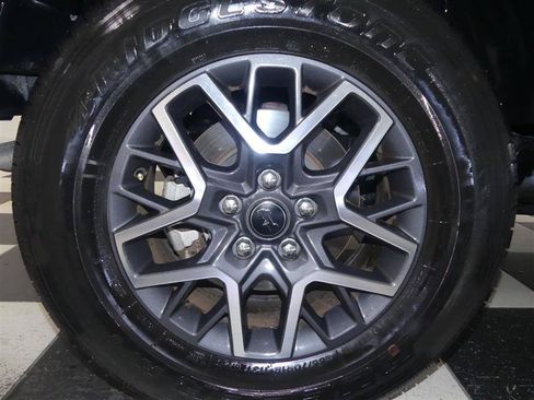 Used 2025 Jeep Wrangler Unlimited Sahara AWD/4WD image 34