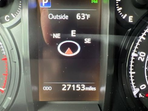 Used 2023 Toyota 4Runner SR5 Premium w/ SR5 Premium Package AWD/4WD image 15