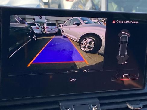 Used 2023 Audi Q5 2.0T Premium w/ Convenience Package image 13