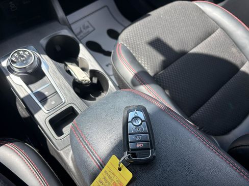 Used 2025 Ford Escape ST-Line Select w/ Tech Pack #1 AWD/4WD image 19