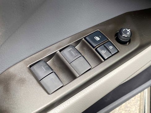 Used 2023 Toyota Camry SE image 26