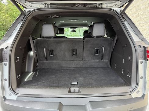 Used 2023 Chevrolet Traverse LT FWD image 31