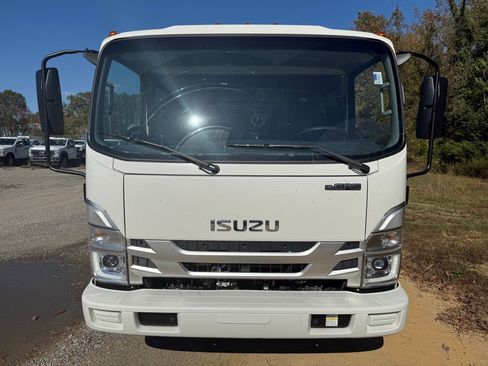 New 2026 Isuzu NPR HD image 2