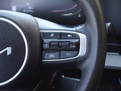 Used 2023 Kia Sportage LX FWD image 18