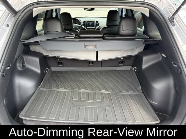 Used 2021 Jeep Cherokee Latitude Lux w/ Comfort/Convenience Group FWD image 16