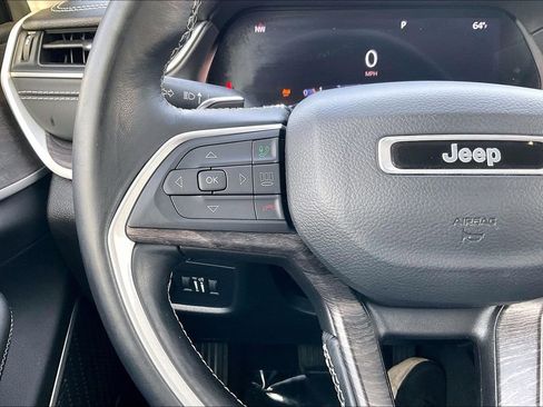 Used 2022 Jeep Grand Cherokee L Limited image 18