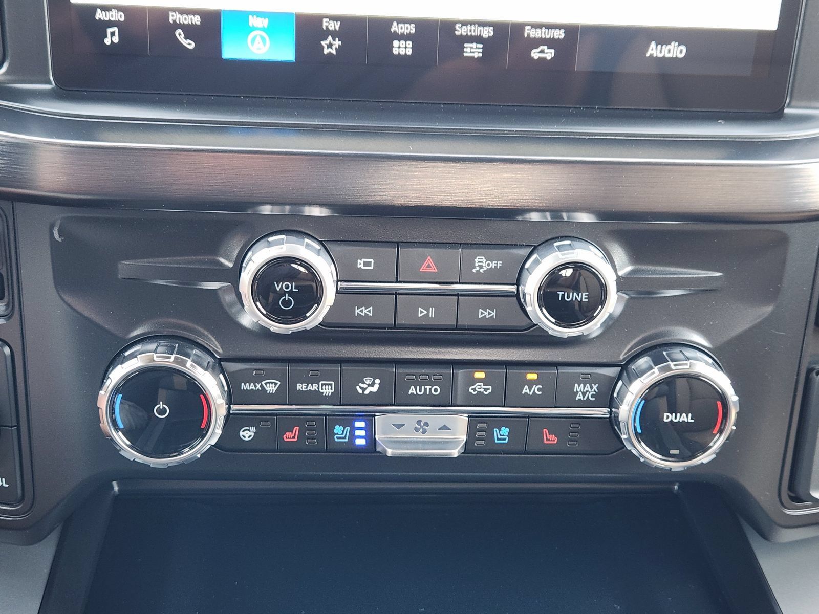New 2026 Ford F350 Lariat w/ Lariat Premium Package AWD/4WD image 19