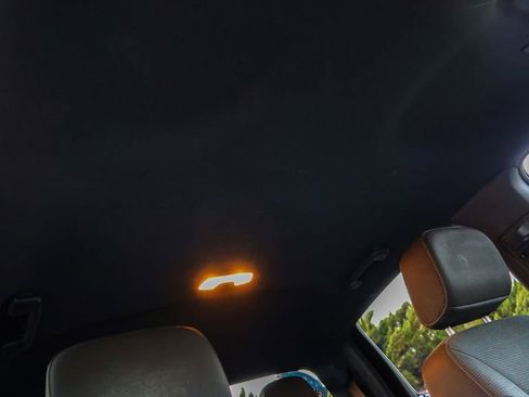 Used 2024 GMC Canyon Elevation image 17