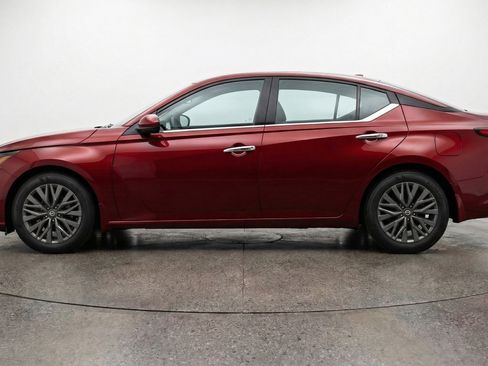 Used 2025 Nissan Altima 2.5 SV image 5