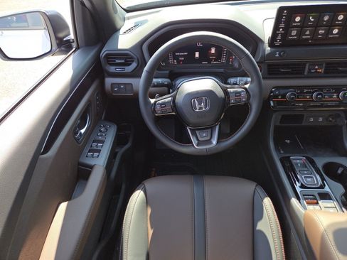 New 2026 Honda Pilot TrailSport image 27