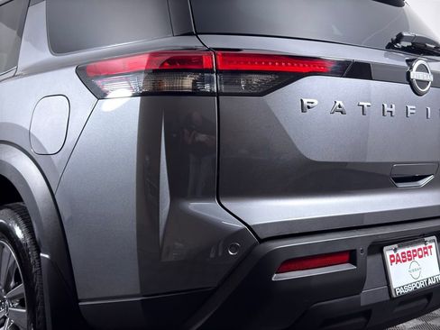 Certified 2025 Nissan Pathfinder S AWD/4WD image 12