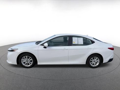 Used 2025 Toyota Camry LE image 8