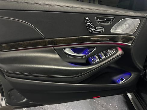 Used 2018 Mercedes-Benz S 560 Sedan image 11