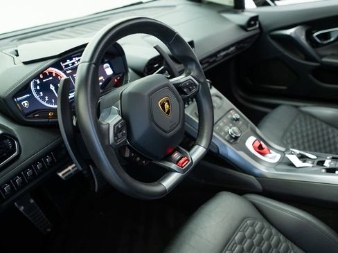 Used 2017 Lamborghini Huracan LP 580-2 RWD image 17
