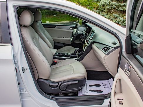 Used 2019 Hyundai Sonata SE FWD image 16