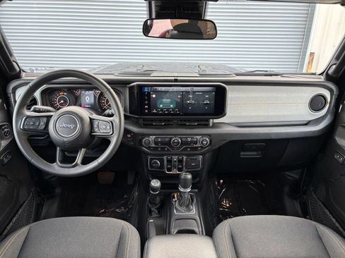 Used 2025 Jeep Wrangler Unlimited Sport AWD/4WD image 32