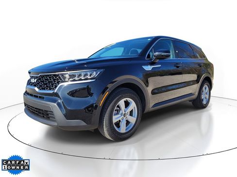 Used 2022 Kia Sorento LX FWD image 2