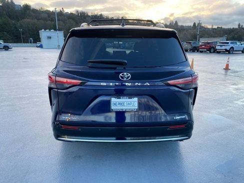 New 2026 Toyota Sienna Limited image 9