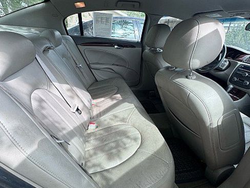 Used 2009 Buick Lucerne CXL FWD image 4