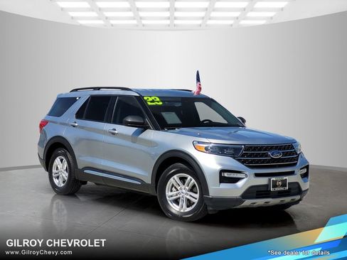 Used 2023 Ford Explorer XLT w/ Equipment Group 202A RWD image 1