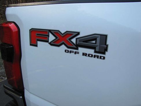 Used 2023 Ford F250 Lariat w/ Lariat Ultimate Package image 30