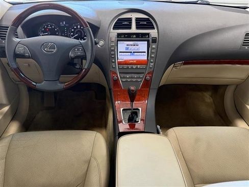 Used 2011 Lexus ES 350 w/ Luxury Pkg & Navigation w/ Preferred Accessory Package FWD image 15