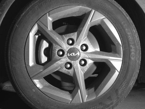 Used 2025 Kia K4 LXS image 11