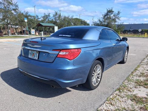 Used 2011 Chrysler 200 Limited image 5