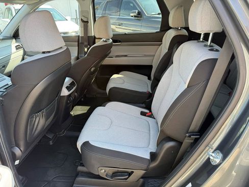 Used 2021 Hyundai Palisade SEL w/ Convenience Package image 17