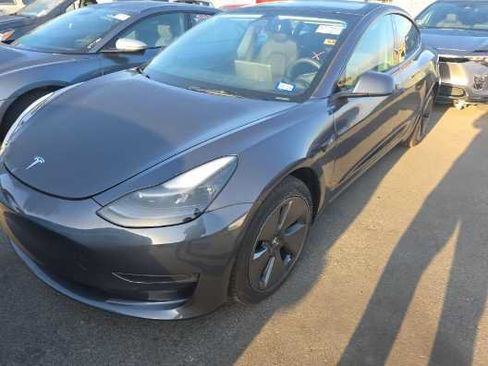 Used 2023 Tesla Model 3 Standard Range RWD image 1