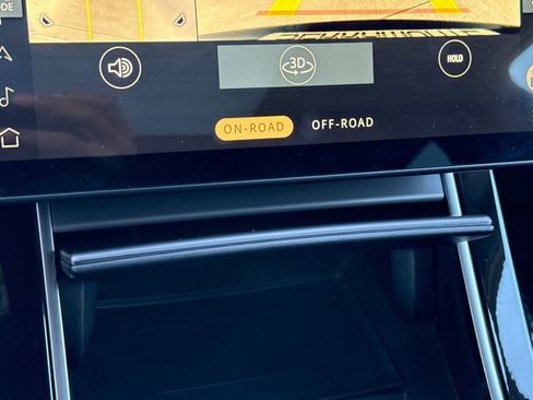 Used 2024 Land Rover Range Rover Evoque Dynamic SE image 23