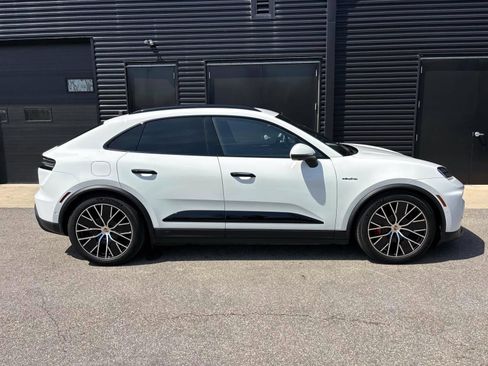 Certified 2025 Porsche Macan 4S Electric image 11