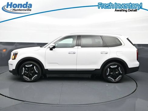 Used 2025 Kia Telluride S FWD image 6