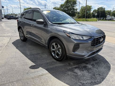 Used 2024 Ford Escape ST-Line w/ Tech Pack #1 AWD/4WD image 6