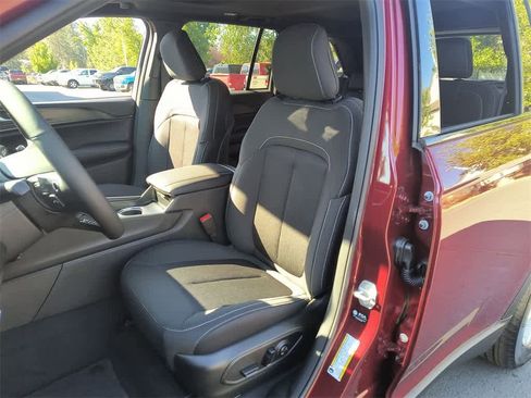 New 2025 Jeep Grand Cherokee Laredo X w/ Luxury Tech Group I image 11