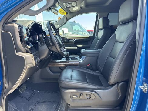 Used 2022 Chevrolet Silverado 1500 RST w/ Convenience Package II AWD/4WD image 21