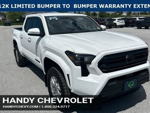 Used 2025 Toyota Tacoma SR5 AWD/4WD image 1
