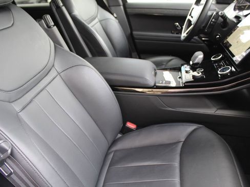 Used 2023 Land Rover Range Rover Sport SE Dynamic image 3