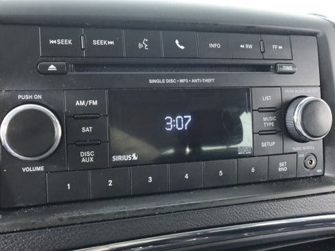 Used 2015 Dodge Grand Caravan American Value Package w/ UConnect Hands-Free Group image 16