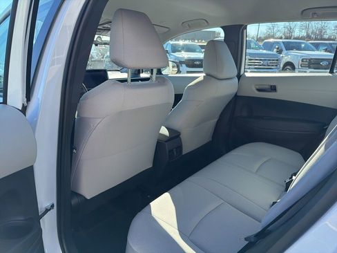 Used 2025 Toyota Corolla Cross L image 14