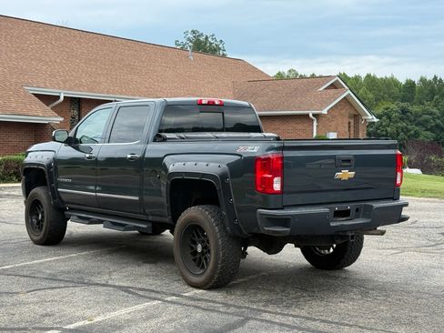 Used 2017 Chevrolet Silverado 1500 LTZ Z71 w/ LTZ Plus Package AWD/4WD image 5
