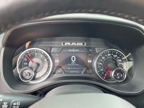 Used 2019 RAM 1500 Laramie AWD/4WD image 13