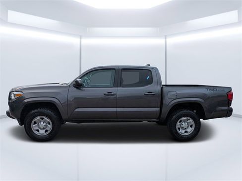 Used 2022 Toyota Tacoma SR image 6
