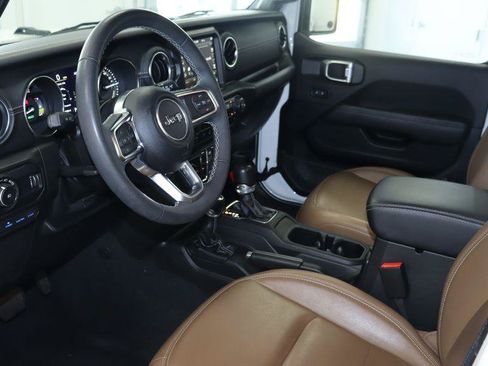 Used 2023 Jeep Wrangler Unlimited Sahara AWD/4WD image 21