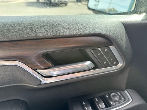 Used 2025 GMC Sierra 1500 SLT image 15